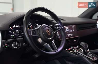 Позашляховик / Кросовер Porsche Cayenne 2019 в 