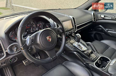 Внедорожник / Кроссовер Porsche Cayenne 2010 в 