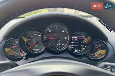Внедорожник / Кроссовер Porsche Cayenne 2010 в 