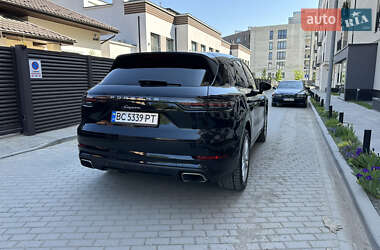 Позашляховик / Кросовер Porsche Cayenne 2019 в 
