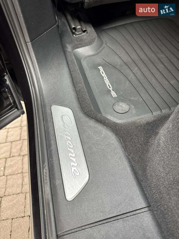 Внедорожник / Кроссовер Porsche Cayenne 2018 в Черновцах