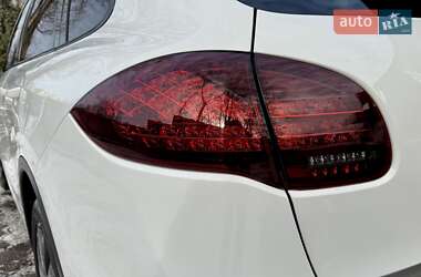Внедорожник / Кроссовер Porsche Cayenne 2012 в 