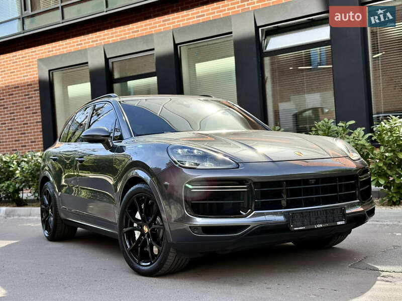 Внедорожник / Кроссовер Porsche Cayenne 2018 в 