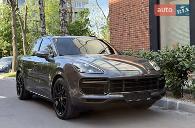 Внедорожник / Кроссовер Porsche Cayenne 2018 в 