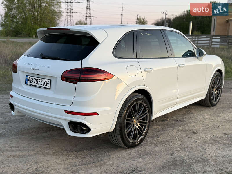 Внедорожник / Кроссовер Porsche Cayenne 2015 в Виннице