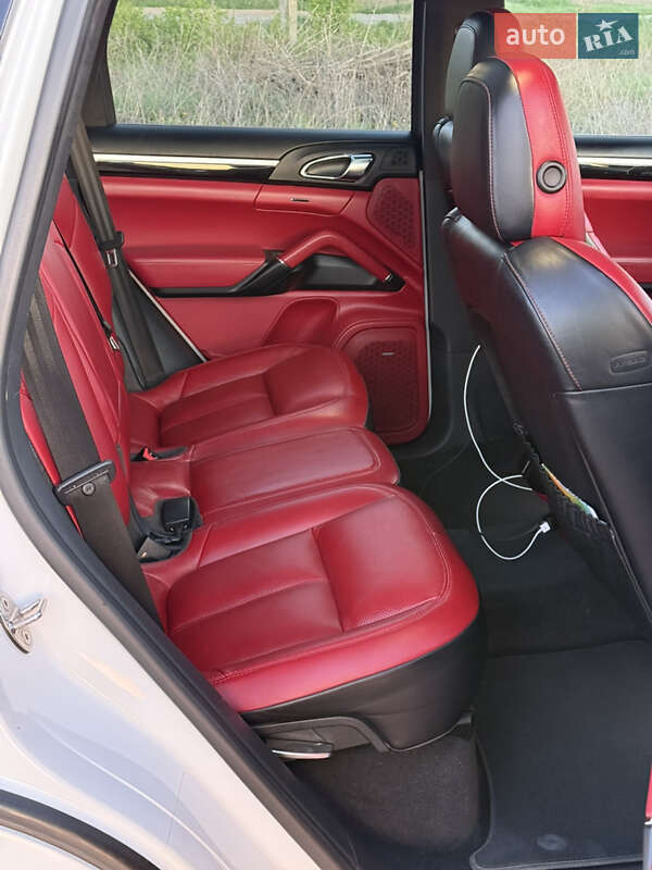 Внедорожник / Кроссовер Porsche Cayenne 2015 в Виннице