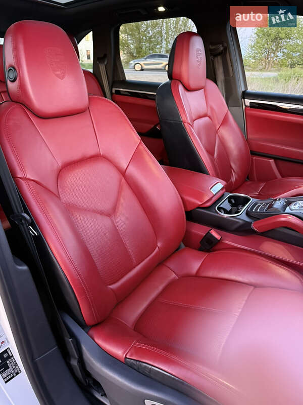 Внедорожник / Кроссовер Porsche Cayenne 2015 в Виннице