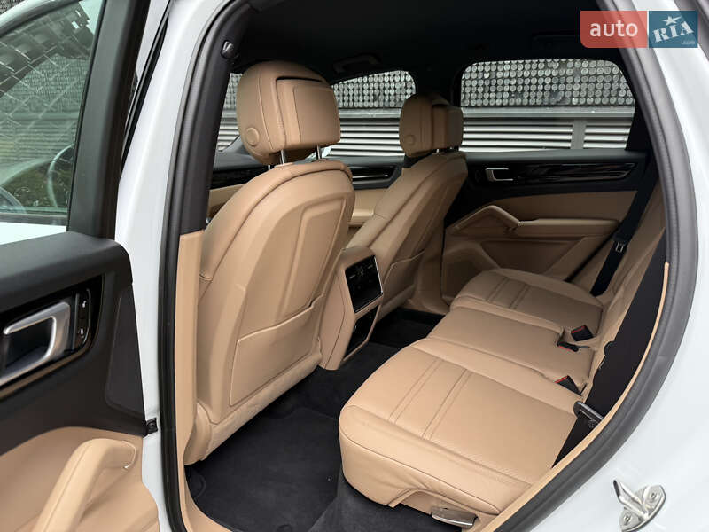 Позашляховик / Кросовер Porsche Cayenne 2018 в Києві