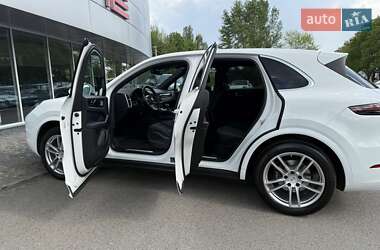 Внедорожник / Кроссовер Porsche Cayenne 2022 в 