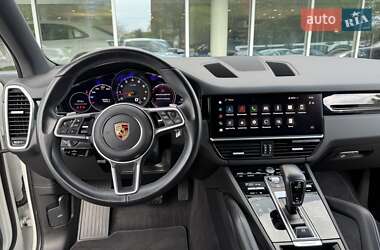 Внедорожник / Кроссовер Porsche Cayenne 2022 в 