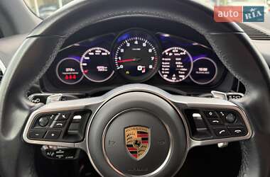 Внедорожник / Кроссовер Porsche Cayenne 2022 в 
