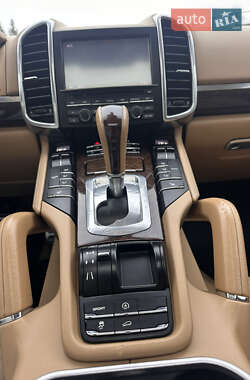Внедорожник / Кроссовер Porsche Cayenne 2010 в 