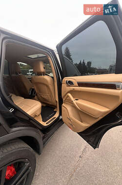 Внедорожник / Кроссовер Porsche Cayenne 2010 в 