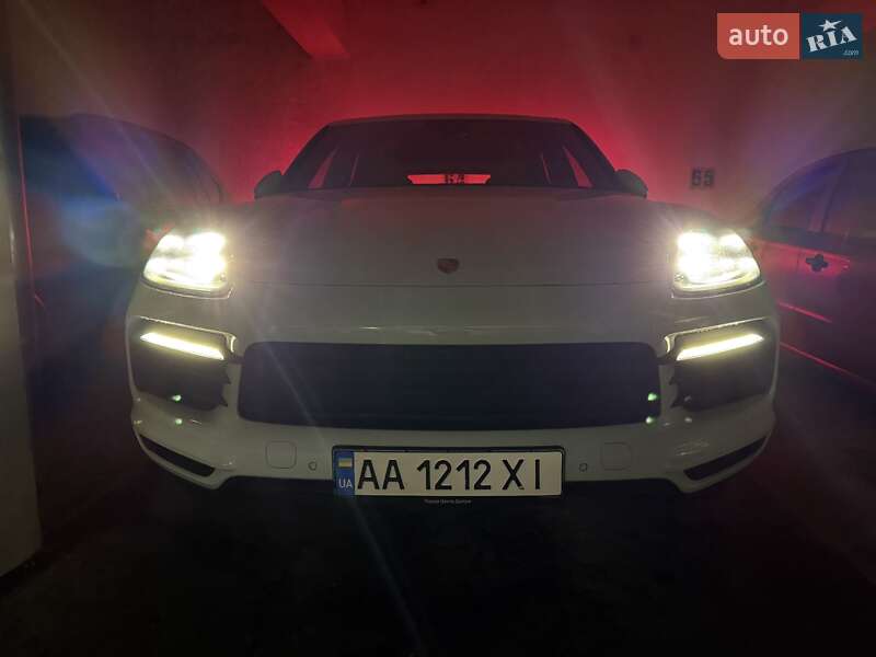 Позашляховик / Кросовер Porsche Cayenne 2018 в Києві