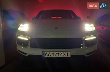 Внедорожник / Кроссовер Porsche Cayenne 2018 в 