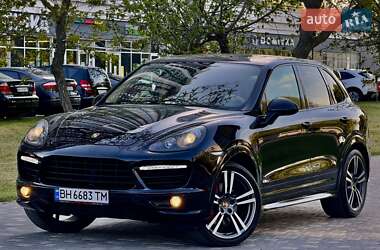 Внедорожник / Кроссовер Porsche Cayenne 2013 в 