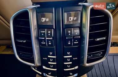 Внедорожник / Кроссовер Porsche Cayenne 2013 в 