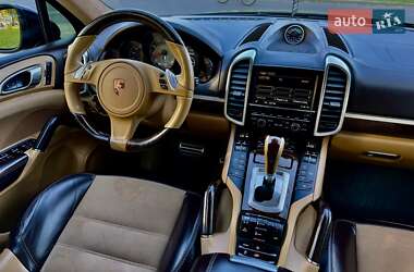 Внедорожник / Кроссовер Porsche Cayenne 2013 в 