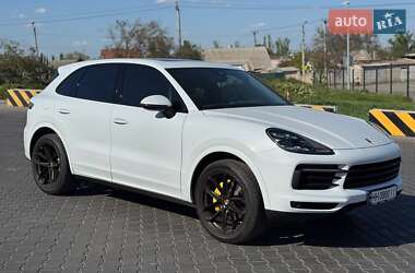 Позашляховик / Кросовер Porsche Cayenne 2020 в 