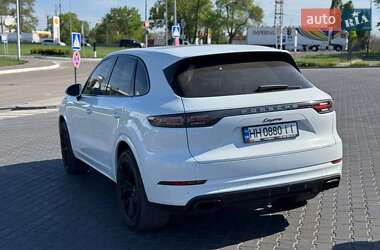 Позашляховик / Кросовер Porsche Cayenne 2020 в 
