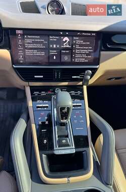 Позашляховик / Кросовер Porsche Cayenne 2020 в 