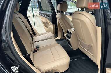 Внедорожник / Кроссовер Porsche Cayenne 2018 в 
