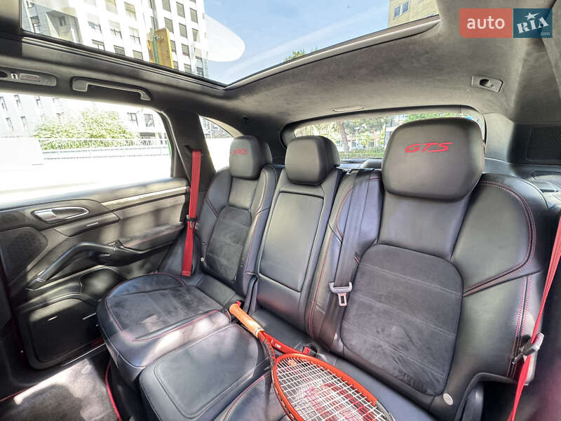 Внедорожник / Кроссовер Porsche Cayenne 2013 в 