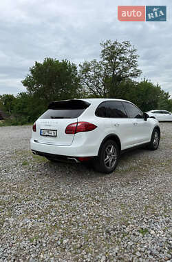 Внедорожник / Кроссовер Porsche Cayenne 2012 в 