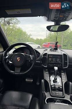 Внедорожник / Кроссовер Porsche Cayenne 2012 в 