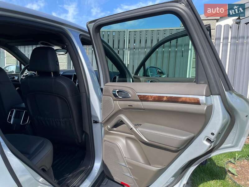 Позашляховик / Кросовер Porsche Cayenne 2015 в Києві фото 20 Позашляховик / Кросовер Porsche Cayenne 2015 в Києві