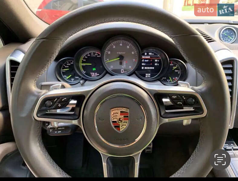 Внедорожник / Кроссовер Porsche Cayenne 2016 в Днепре