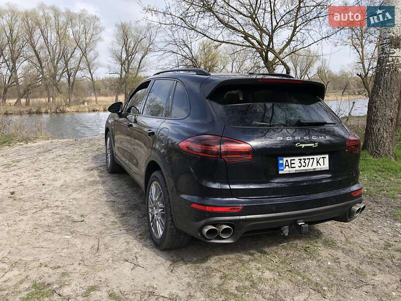 Внедорожник / Кроссовер Porsche Cayenne 2016 в Днепре