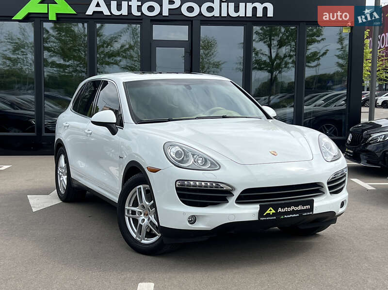 Внедорожник / Кроссовер Porsche Cayenne 2014 в 