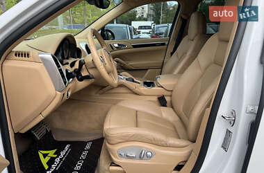 Внедорожник / Кроссовер Porsche Cayenne 2014 в 