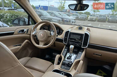 Внедорожник / Кроссовер Porsche Cayenne 2014 в 
