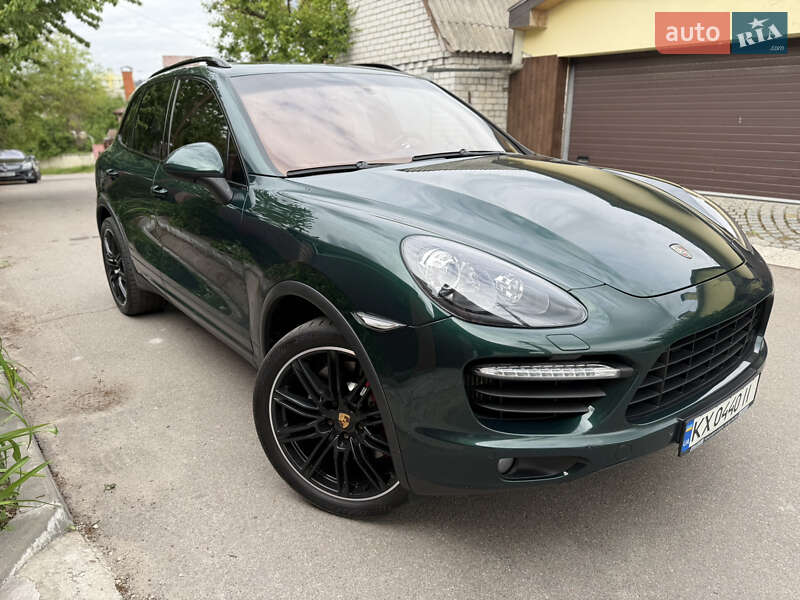 Позашляховик / Кросовер Porsche Cayenne 2013 в Києві