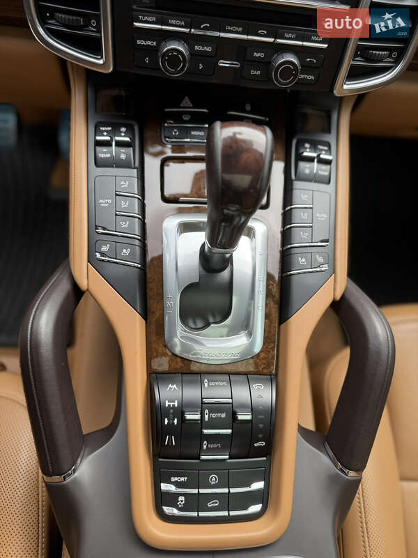 Позашляховик / Кросовер Porsche Cayenne 2013 в Києві