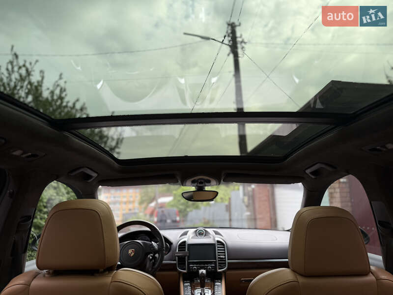 Позашляховик / Кросовер Porsche Cayenne 2013 в Києві