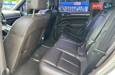 Внедорожник / Кроссовер Porsche Cayenne 2011 в 