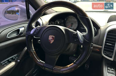 Внедорожник / Кроссовер Porsche Cayenne 2011 в 