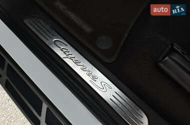 Внедорожник / Кроссовер Porsche Cayenne 2011 в 