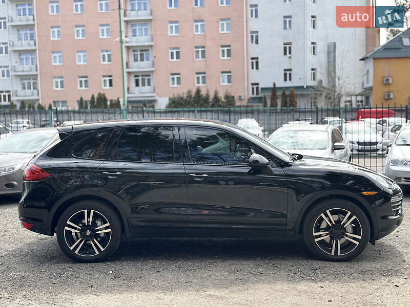 Позашляховик / Кросовер Porsche Cayenne 2011 в Києві