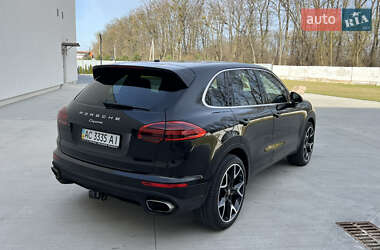 Внедорожник / Кроссовер Porsche Cayenne 2016 в 