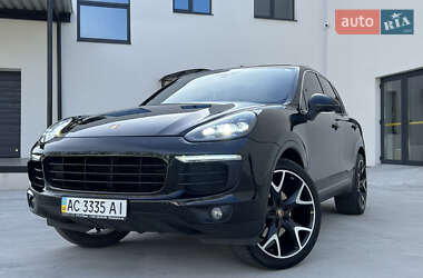 Внедорожник / Кроссовер Porsche Cayenne 2016 в 