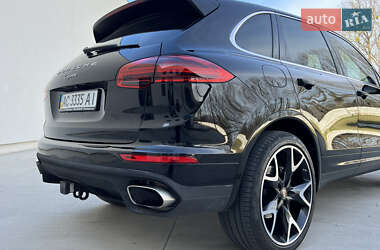 Внедорожник / Кроссовер Porsche Cayenne 2016 в 