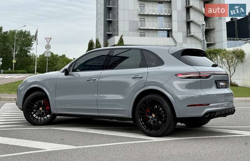 Внедорожник / Кроссовер Porsche Cayenne 2018 в Киеве