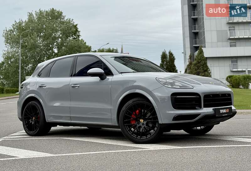 Внедорожник / Кроссовер Porsche Cayenne 2018 в Киеве