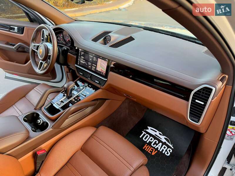 Внедорожник / Кроссовер Porsche Cayenne 2018 в Киеве
