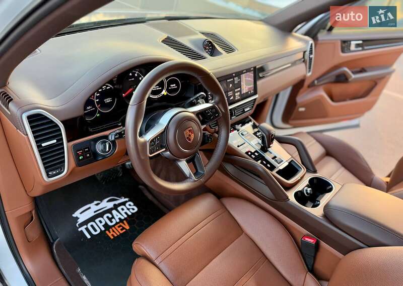 Внедорожник / Кроссовер Porsche Cayenne 2018 в Киеве
