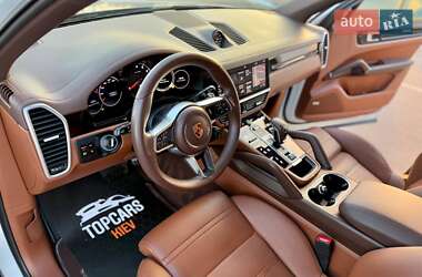 Позашляховик / Кросовер Porsche Cayenne 2018 в 